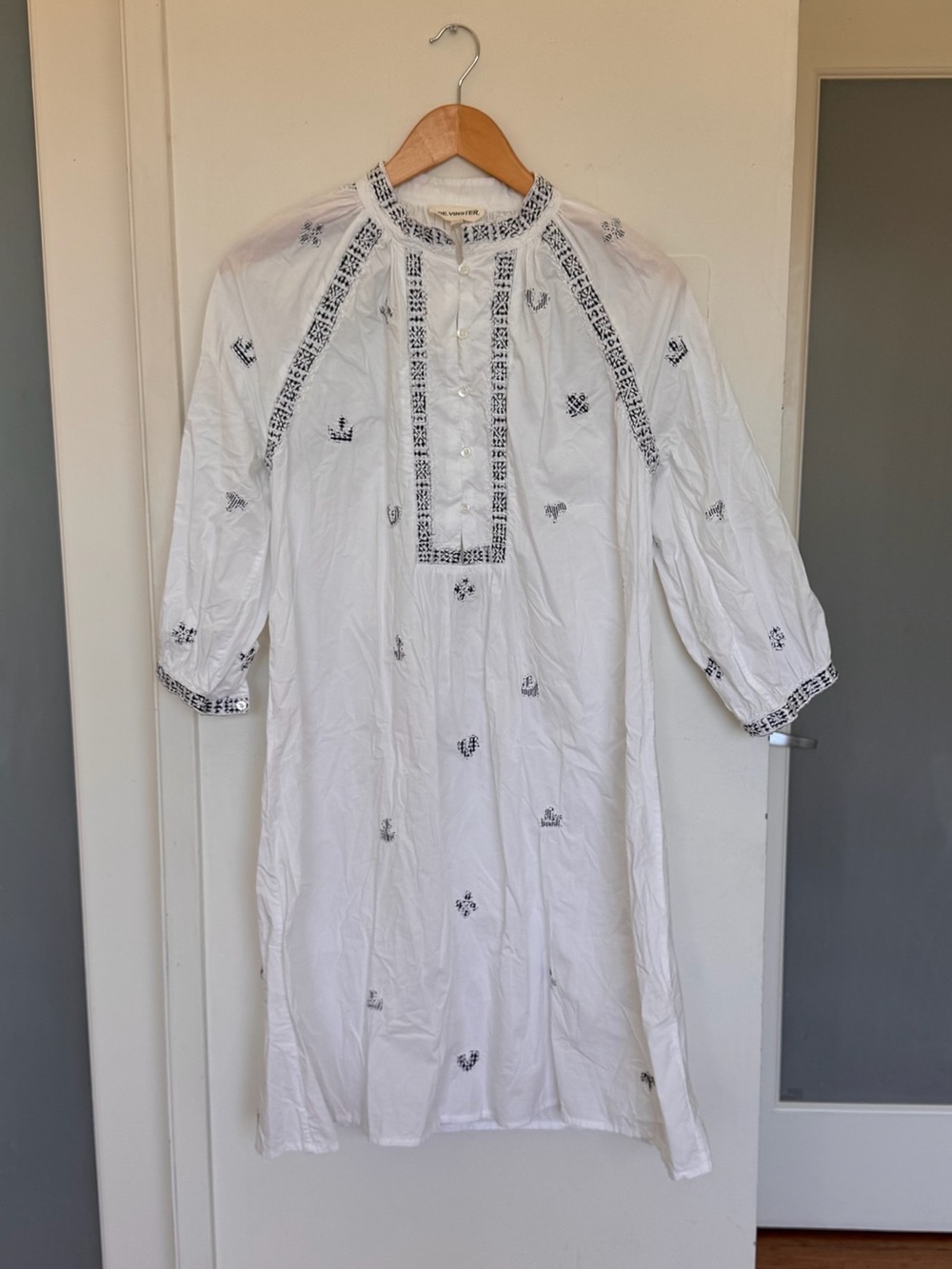 V.DE.VINSTER white cotton embroidered dress